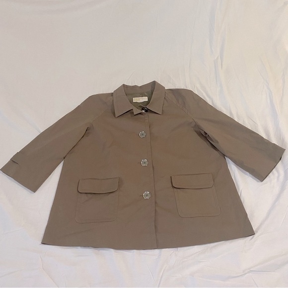 Michael Kors Light Weight
Large Sliver Buttons & Pockets fall autumn jacket Tan - Picture 3 of 8